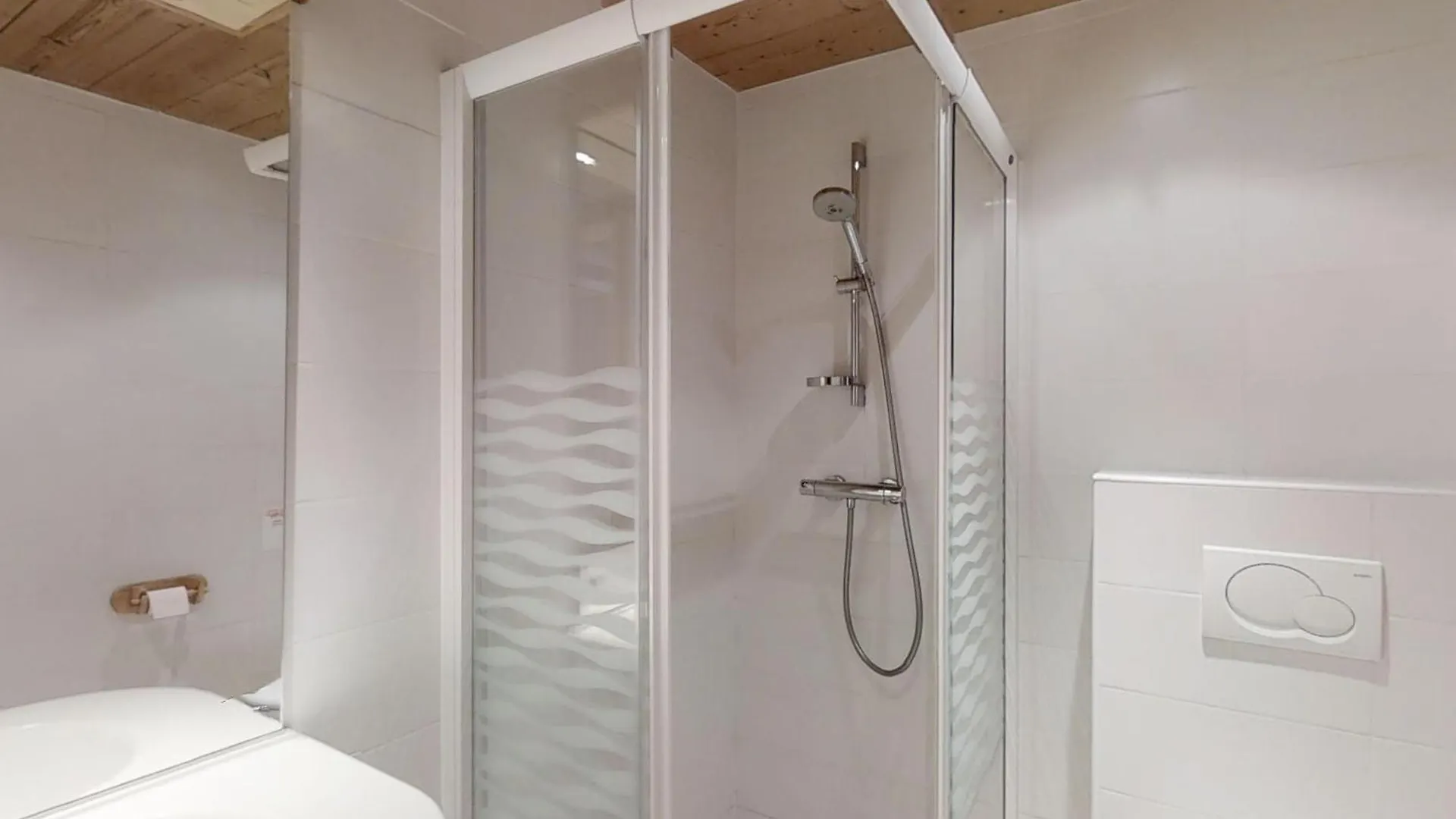 Appartement Cosy Pres Des Pistes Avec Balcon Au Grand-Bornand - Fr-1-467-56 رون - ألب شقة